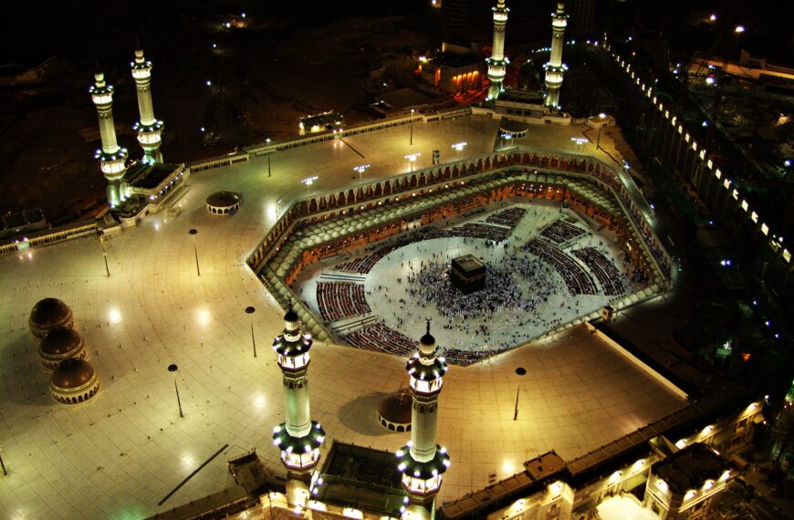 Shedding Light on Makkah