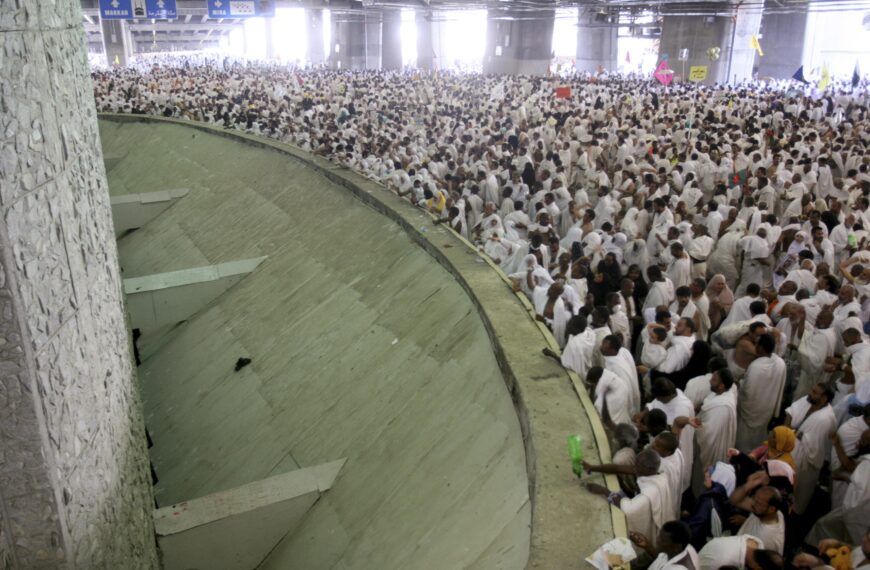 Stoning of Satan in Hajj: Story and Significance